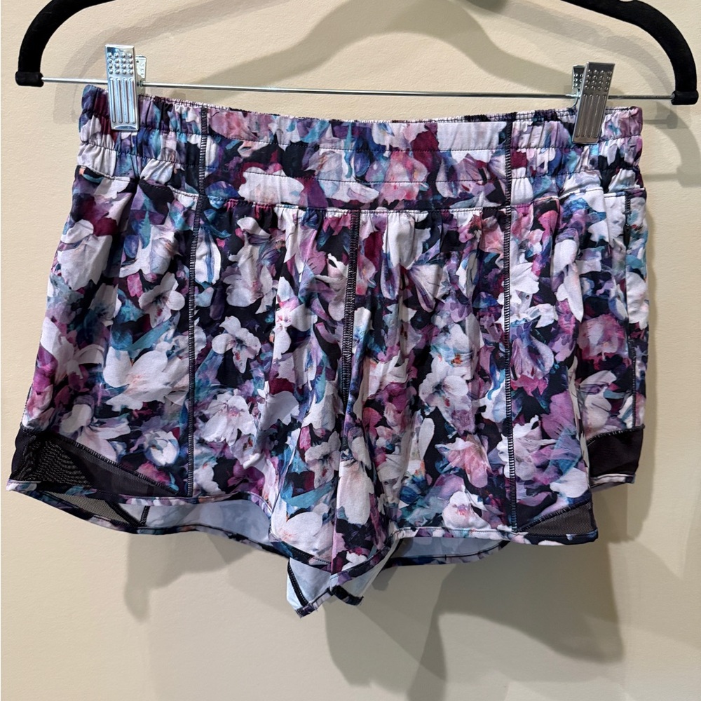 Lululemon Hotty Hot Low-rise 4”